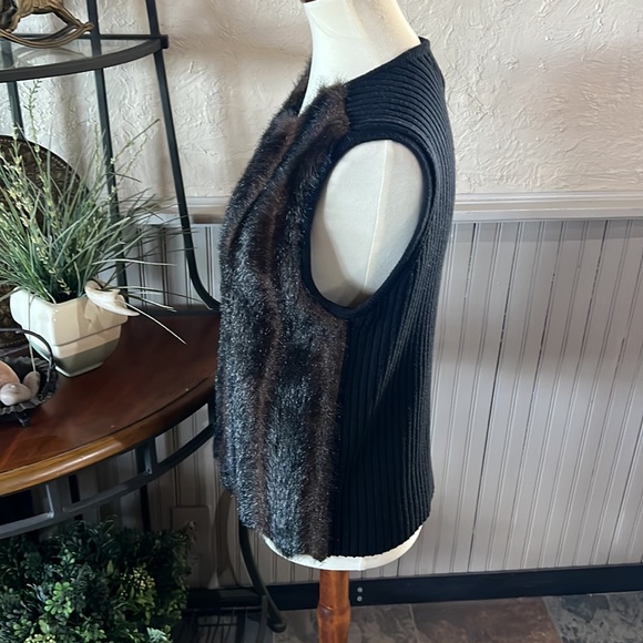 K-I-K-I-T Vest - Picture 3 of 6